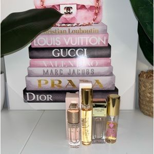 SOLD!! On another platform. I CANNOT DELETE BECAUSE I SENT OFFERS.